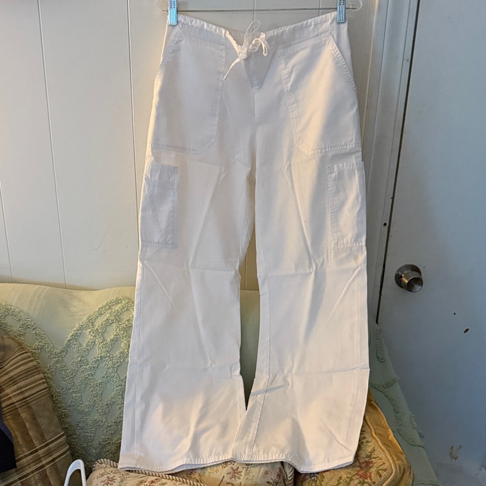 Scrubstar Women's White Cargo Pants/Scrub pants